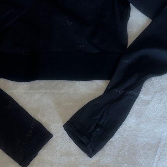Lululemon Athletica Black Long Sleeve Crop Top - Picture 2 of 6